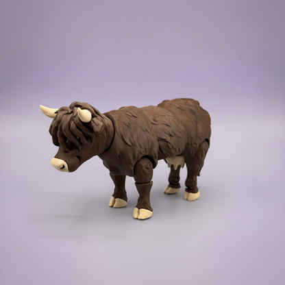 Highland Cattle auf Lavendel-Hintergrund